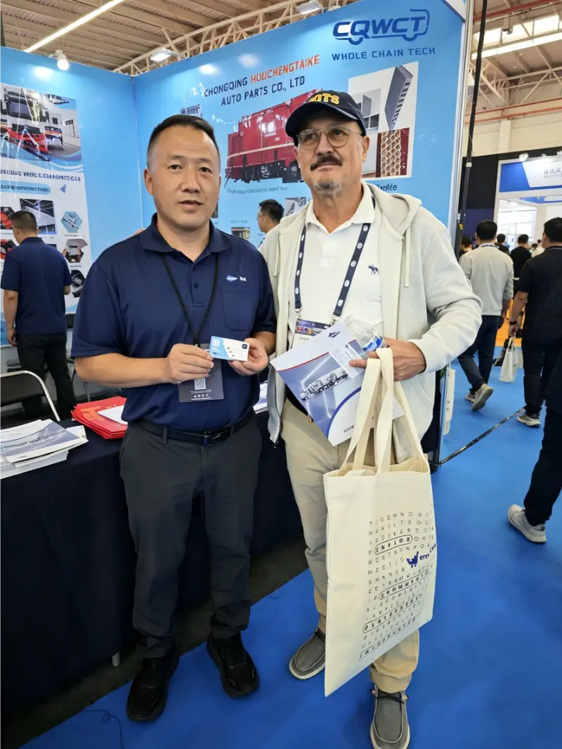 Discussing truck bodies solutions with Latin American fleet operators